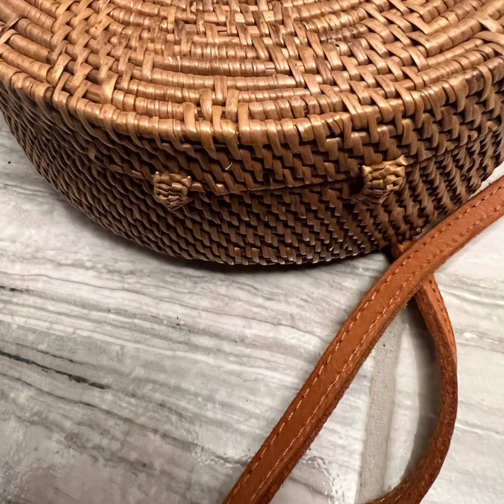 ROUND‎ RATTAN BAG (MEDIUM) - Picture 6 of 6